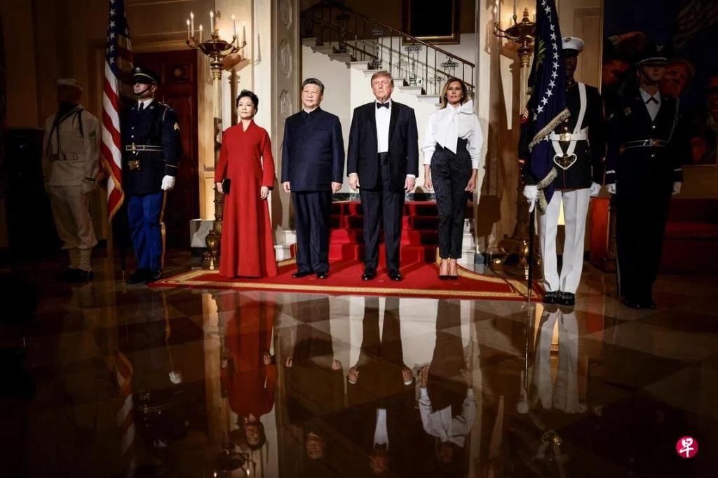 侧记:特朗普“哥儿们式”轻拍频示好 习近平提中秋团圆